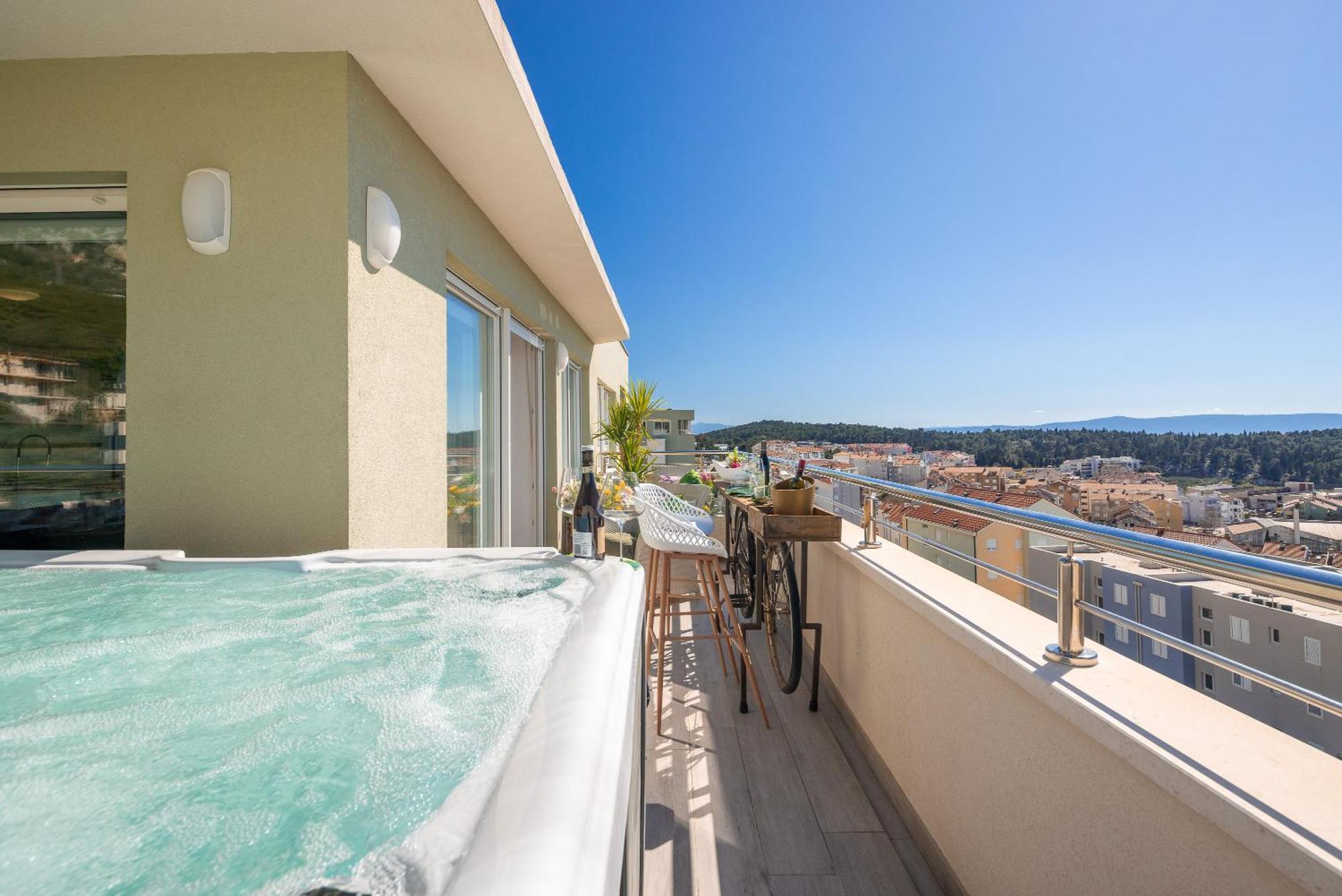 Luxury Penthouse With Jacuzzi, Panoramic View