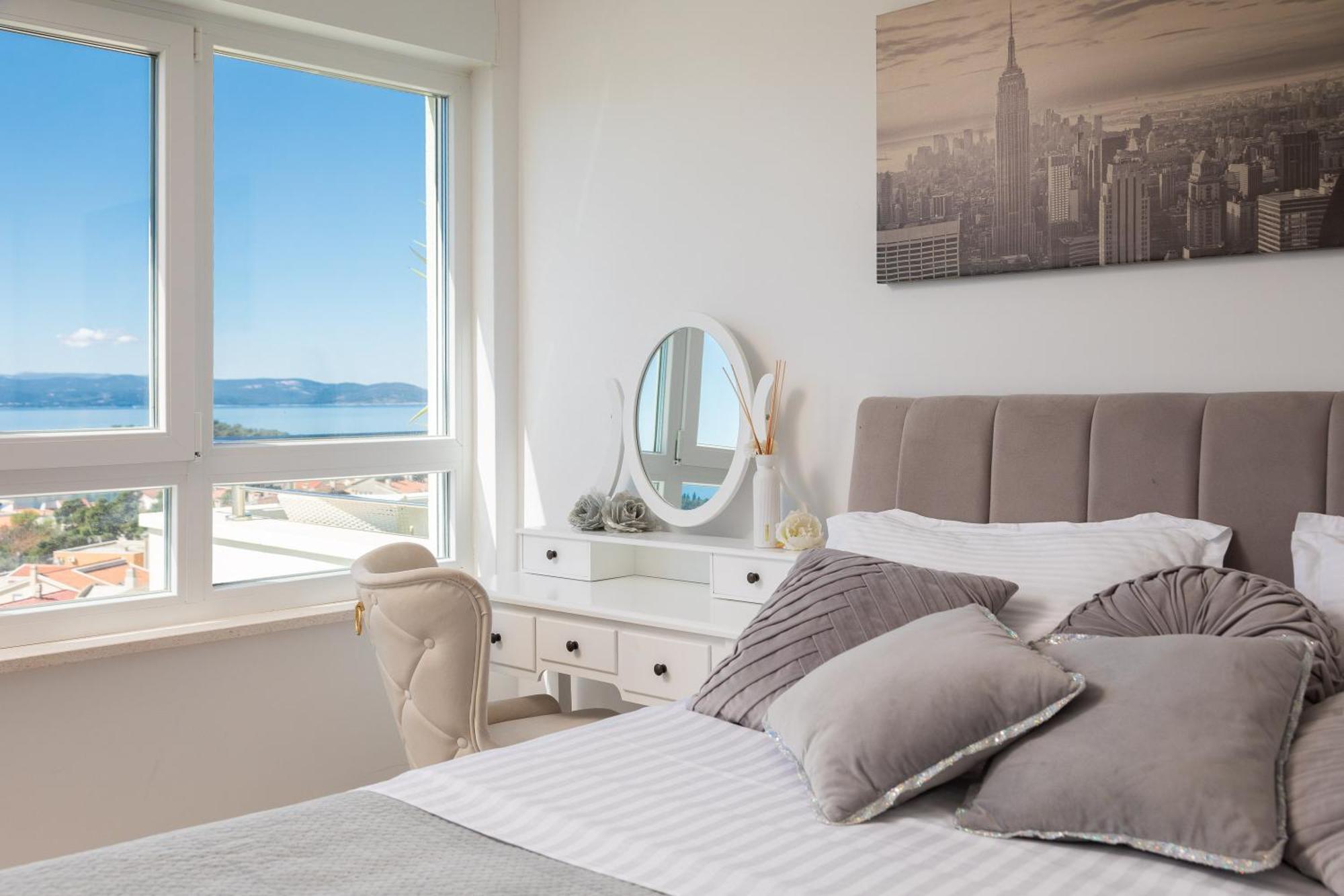 Luxury Penthouse With Jacuzzi, Panoramic View Apartment