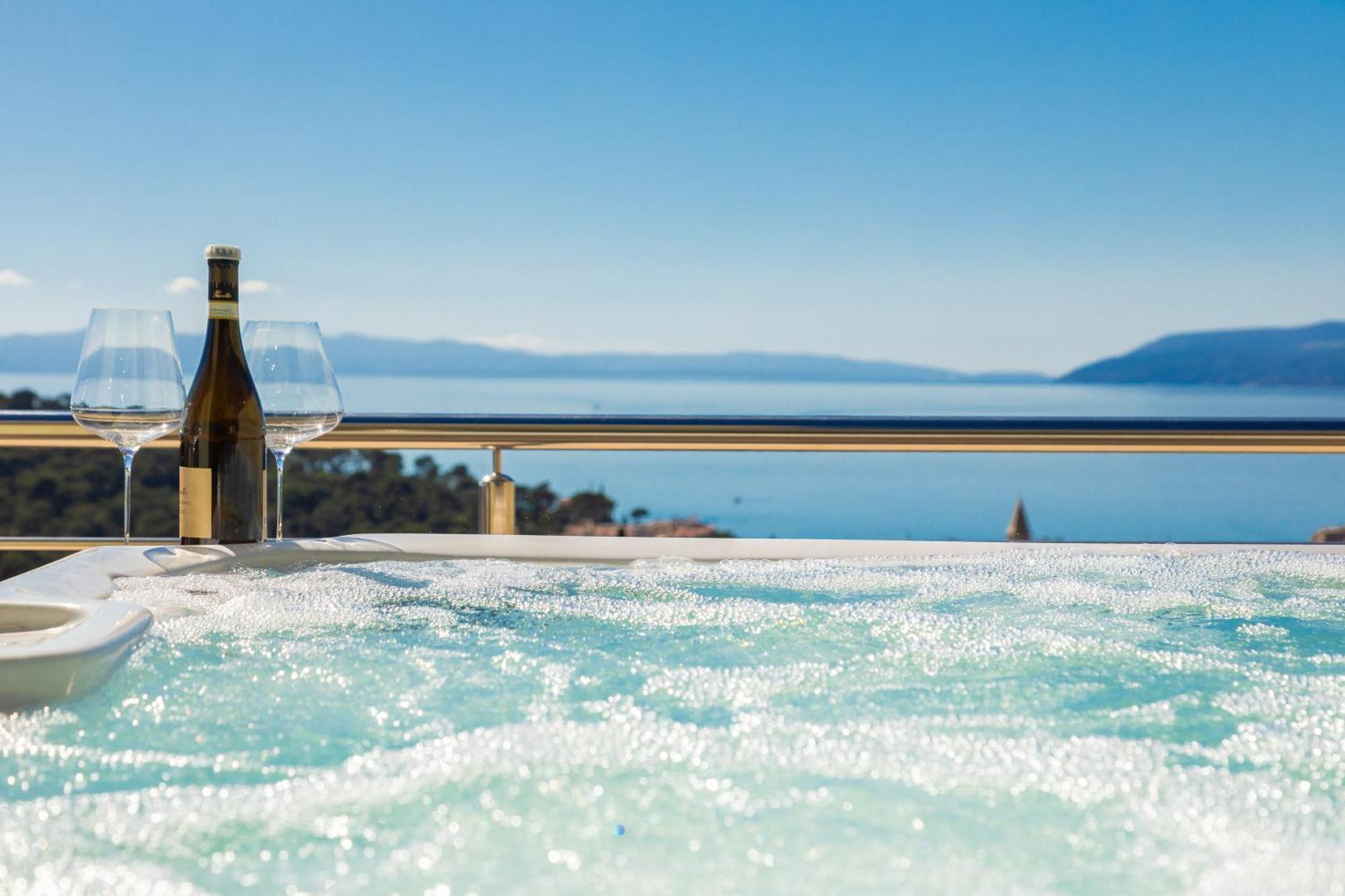 Luxury Penthouse With Jacuzzi, Panoramic View Apartment *